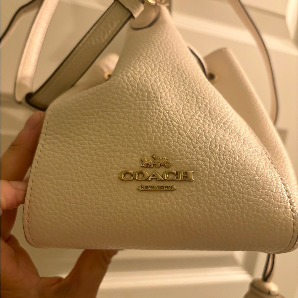 Coach Everly Bag - Picture 4 of 6